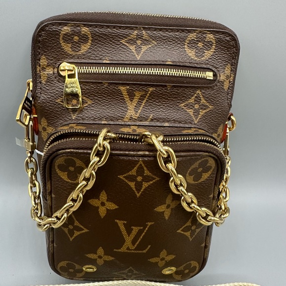 Louis Vuitton utility phone sleeve monogram canvas - Picture 3 of 9